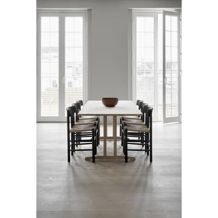 Mogensen C18 Table