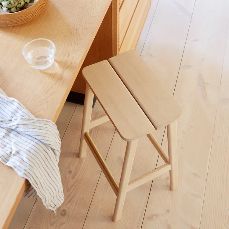 Angle Standard Bar Hocker