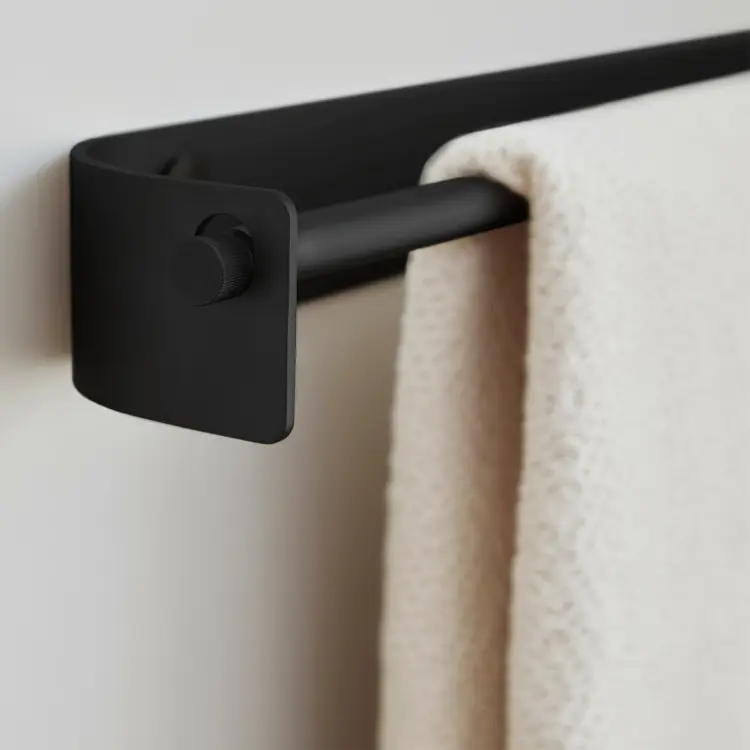 Arc Towel Bar