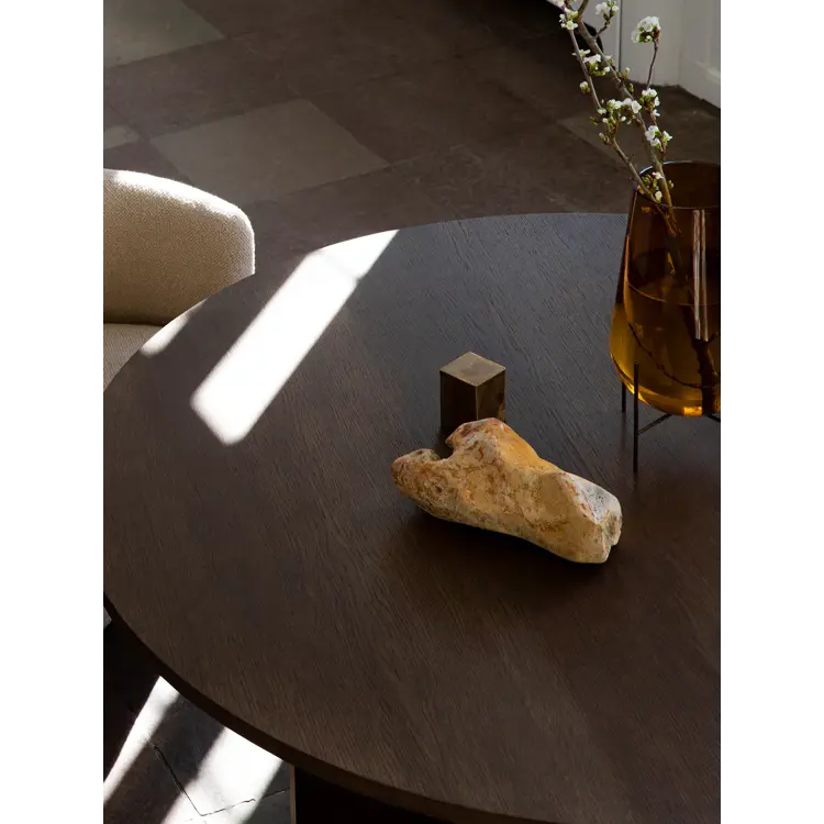 Androgyne Dining Round