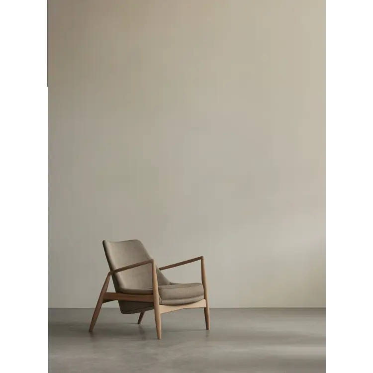 The Seal Lounge Chair