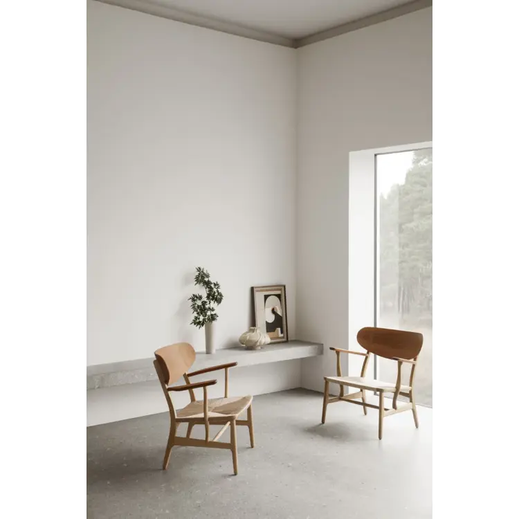 CH22 Lounge Chair