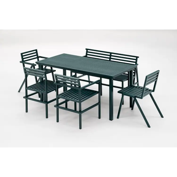 19 Outdoors - Dining Table