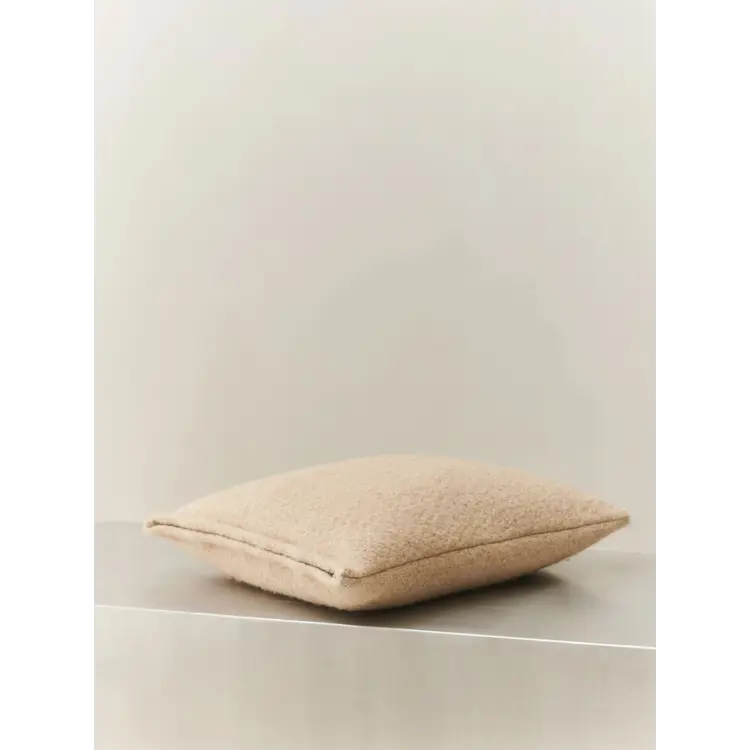 HEAVY CUSHIONS