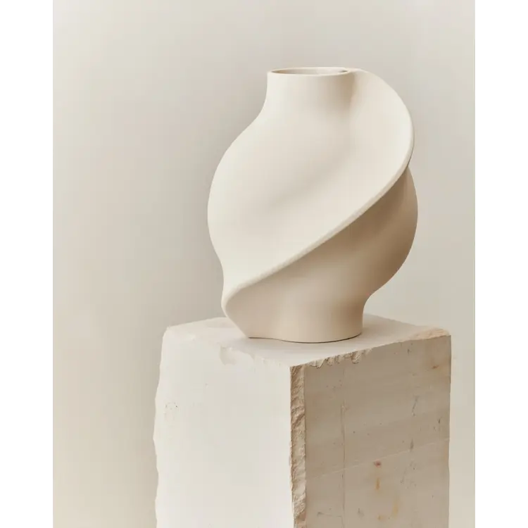 PIROUT CERAMIC VASE